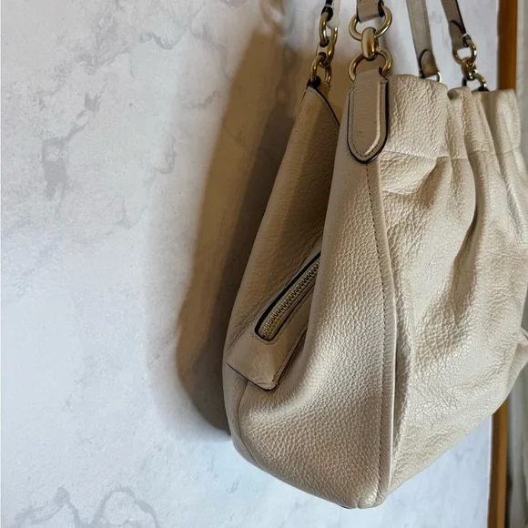 Coach maya shoulder bag in pebbled leather chalk off white - Picture 5 of 11